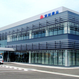 富田薬品八代物流センター（2011）